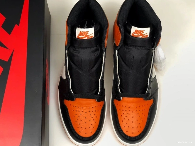 Off-Louis OW AQ0818-158 1 Jordan x Air AJ1 0824